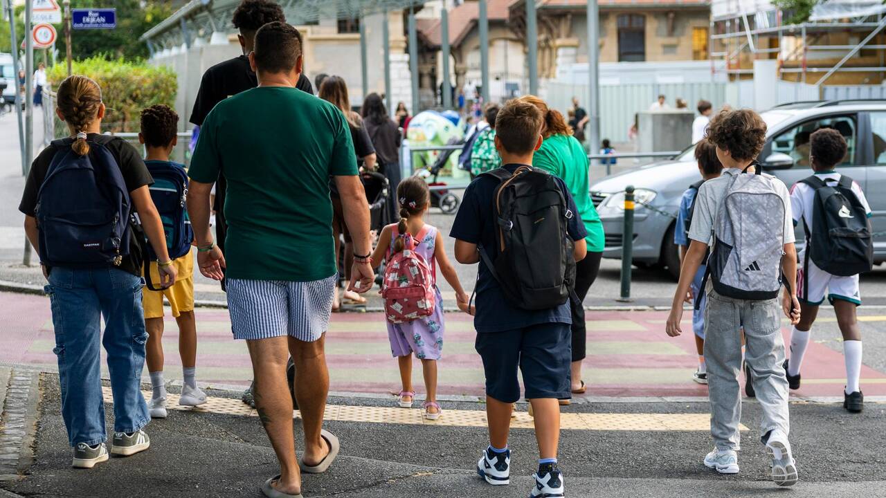 Les «hooligans du plurilinguisme» serrent les rangs pour défendre l’apprentissage des langues nationales