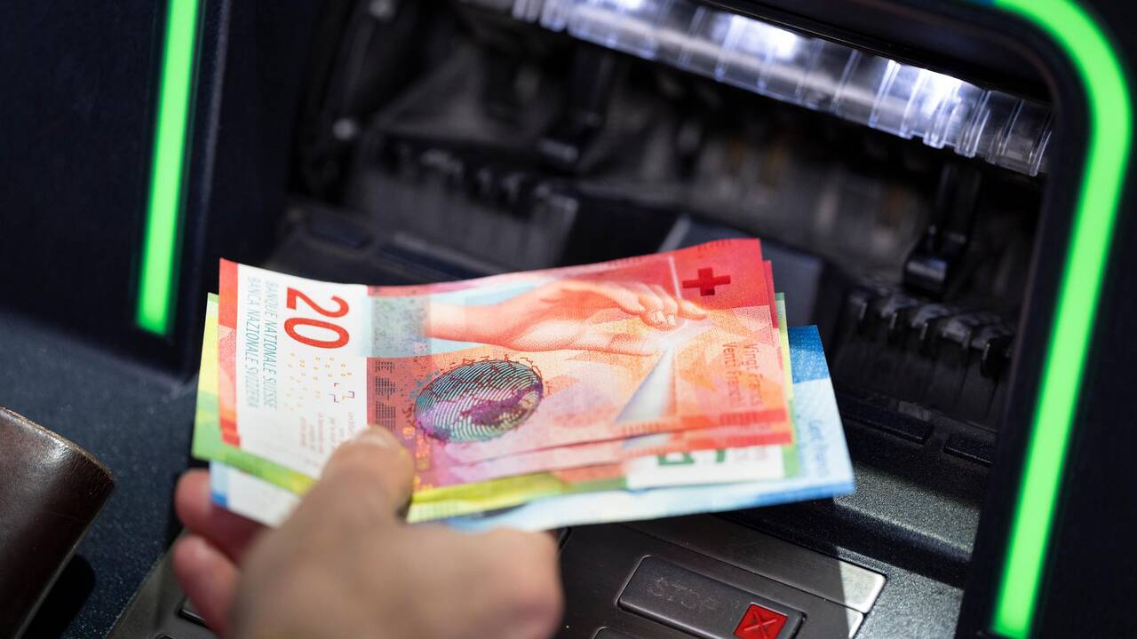 Des cartes perforées à l’intelligence artificielle: la technologie ne cesse de transformer le secteur bancaire et la société