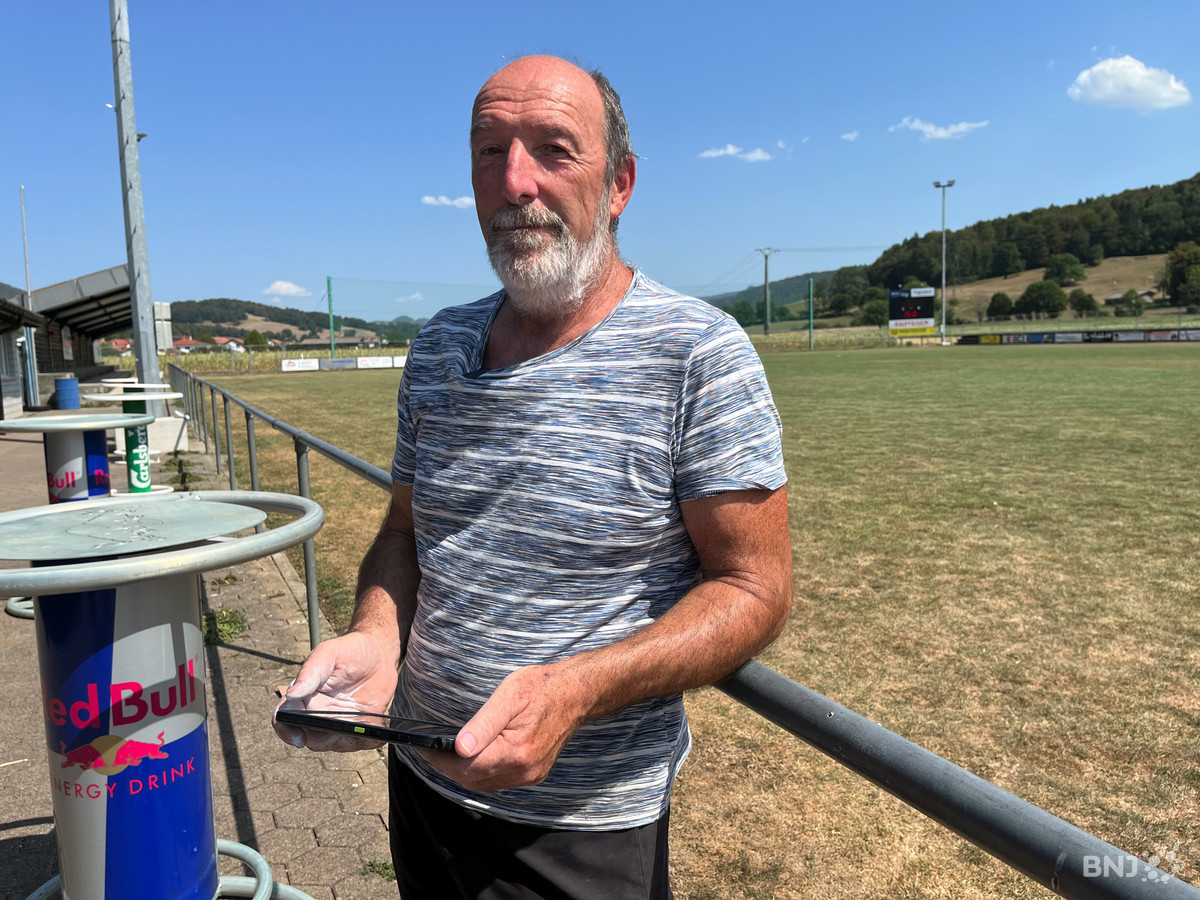 Un robot automatise le traçage des terrains de football dans la région