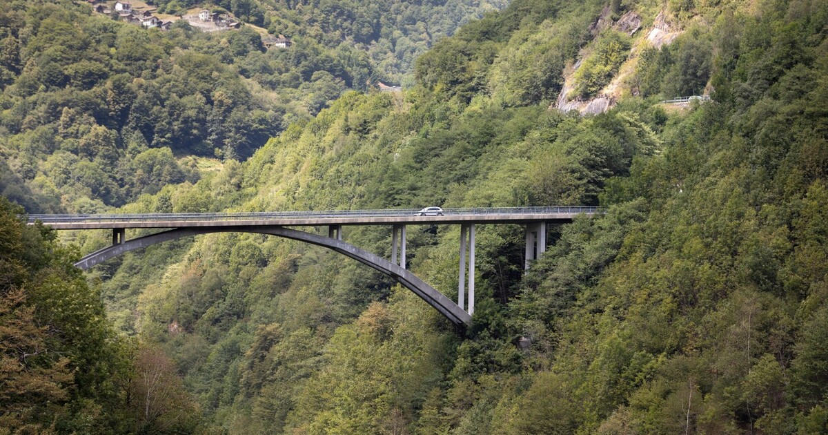 Glissement de terrain dans le Val Calanca: des élèves emmenés à l'école en hélicoptère