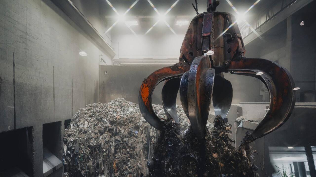 «Je crie alerte!»: l’industrie du recyclage sous pression face aux incendies causés par des batteries au lithium
