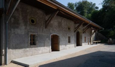 La toiture photovoltaïque du domaine de Rovéréaz produit de l’électricité renouvelable.