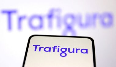 Vitol, Trafigura offer Venezuelan oil to Indian, Chinese refiners for March delivery, sources say