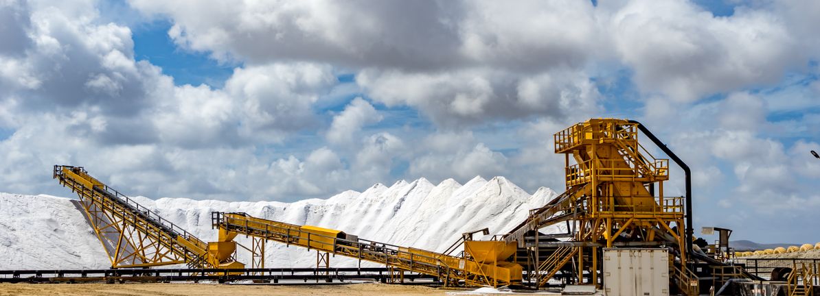 A Look At Glencore (LSE:GLEN) Valuation After Recent Mixed Short Term Share Price Moves