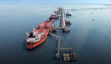 India’s state refiners buy Venezuelan crude from Trafigura