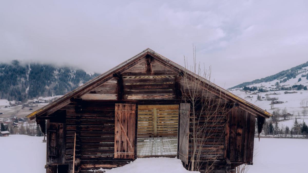 Why a Barn in the Swiss Ski Resort of Gstaad Got 1,000 Office Lights