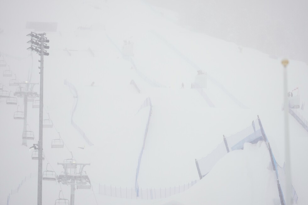 Snowstorm disrupts schedule of Olympic snowboarding and freeski events in Italian Alps