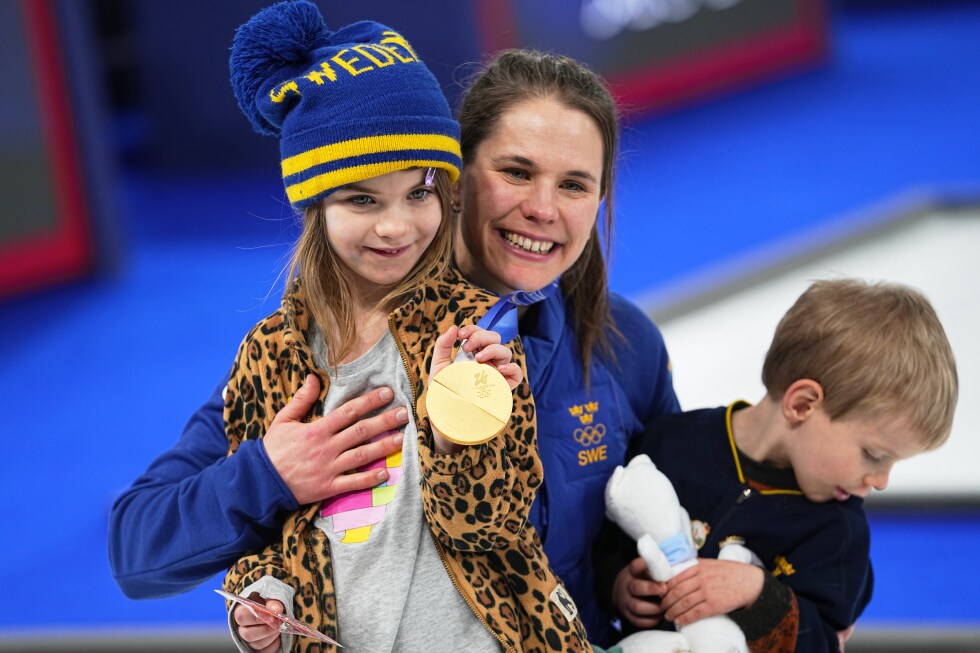 Sweden beats Switzerland for gold in women's curling at the Milan Cortina Olympics