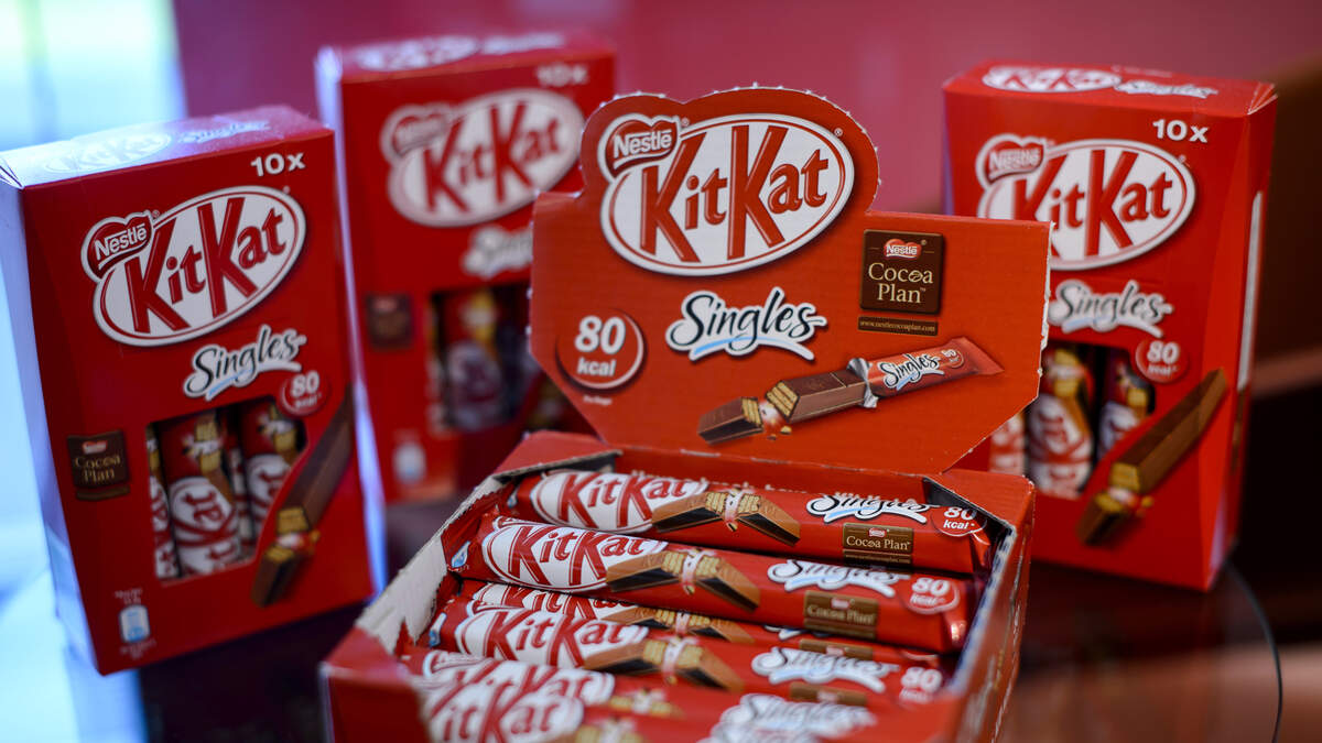 CRIMINALS: Nestlé says thieves in Europe stole 12 TONS of Kit Kats | 94.5 The Buzz