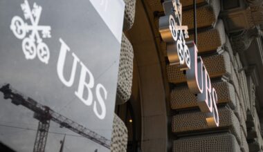 Tech outage halts trading at UBS
