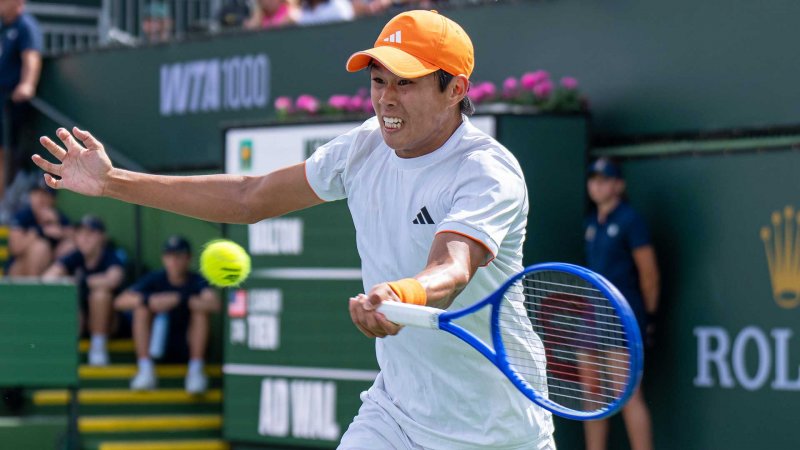 Learner Tien stuns Stefanos Tsitsipas in Geneva opener