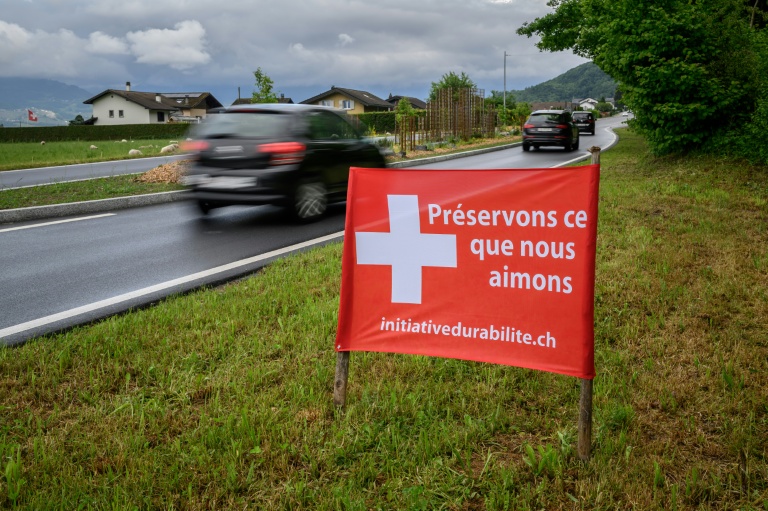 Swiss divided as population cap vote nears