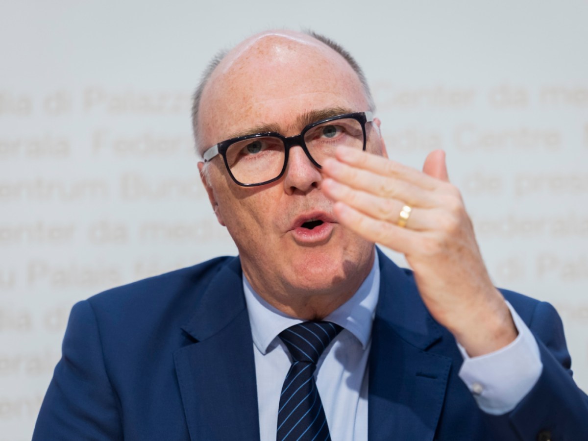 Swiss parties skeptical about VAT hike for army spending
