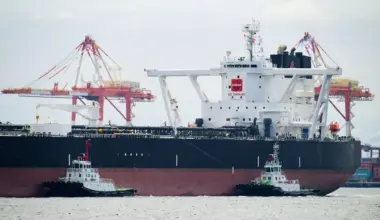 Trafigura and Vitol sell more Venezuelan oil to Asia as war roils supply