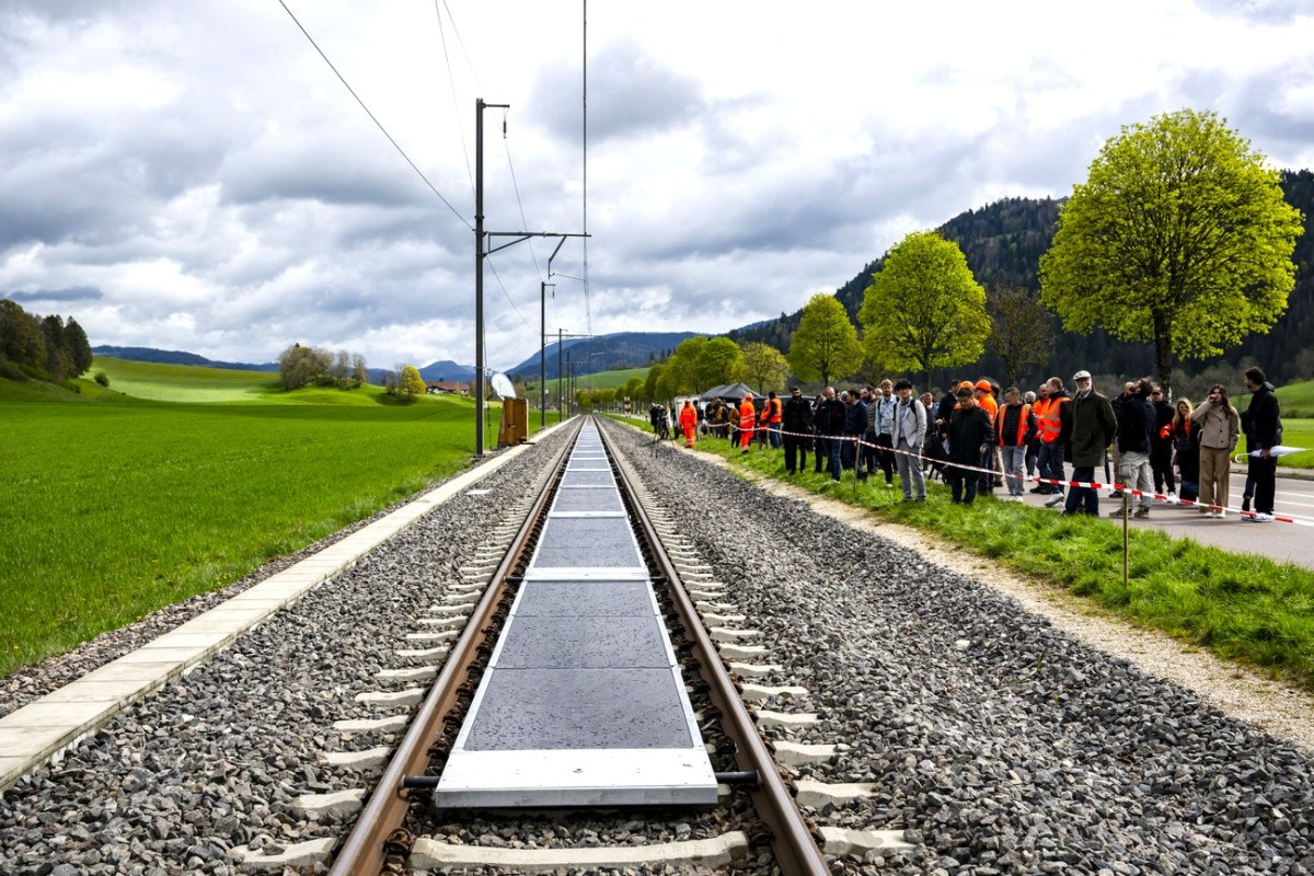 Swiss Federal Railways tests solar panels — early success shines