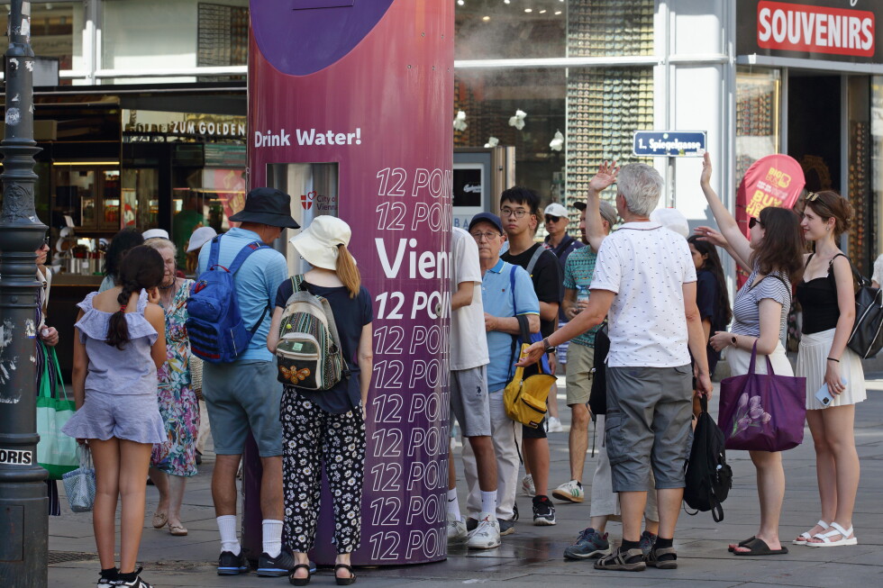 Sweltering heat wave sets new records across Europe