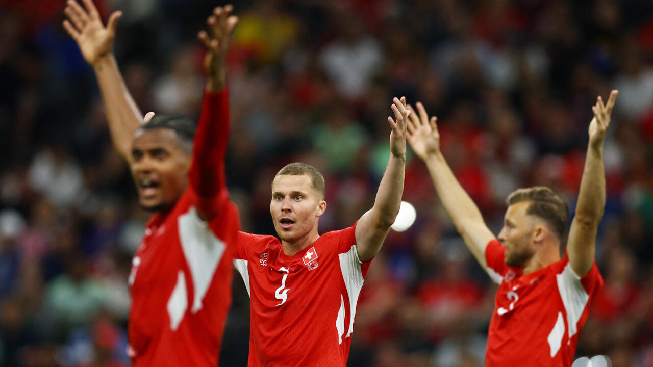 Switzerland beat Algeria 2-0 to move into World Cup last 16