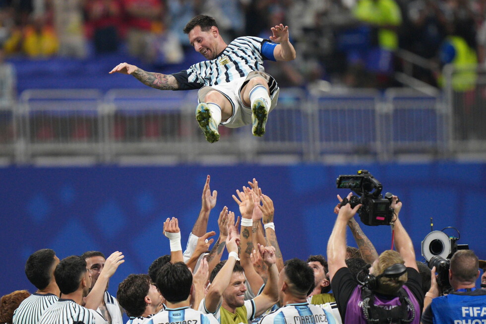 Argentina stuns Egypt and Switzerland ousts Colombia in the World Cup
