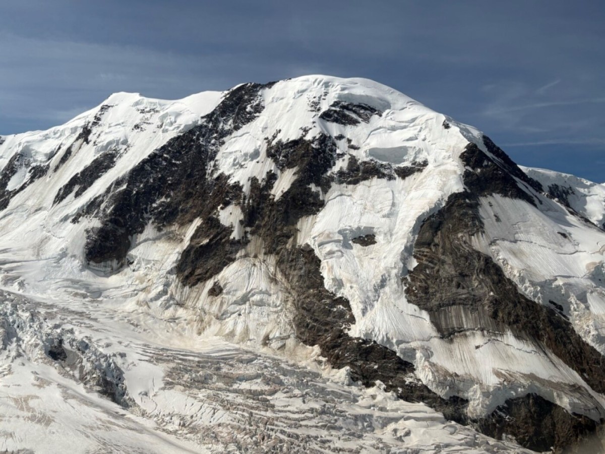 Mountaineer dies after rockfall near Zermatt