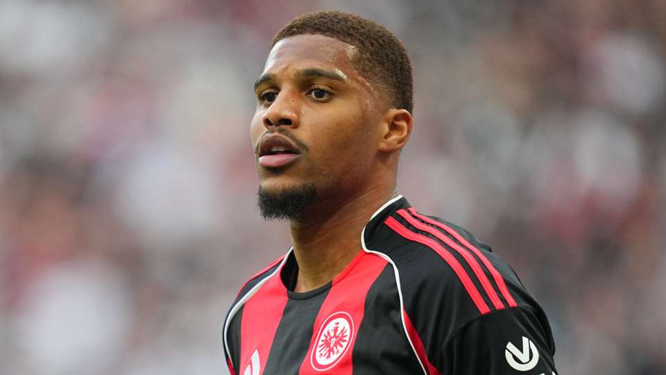 Coventry seal £17m deal for Switzerland defender Amenda