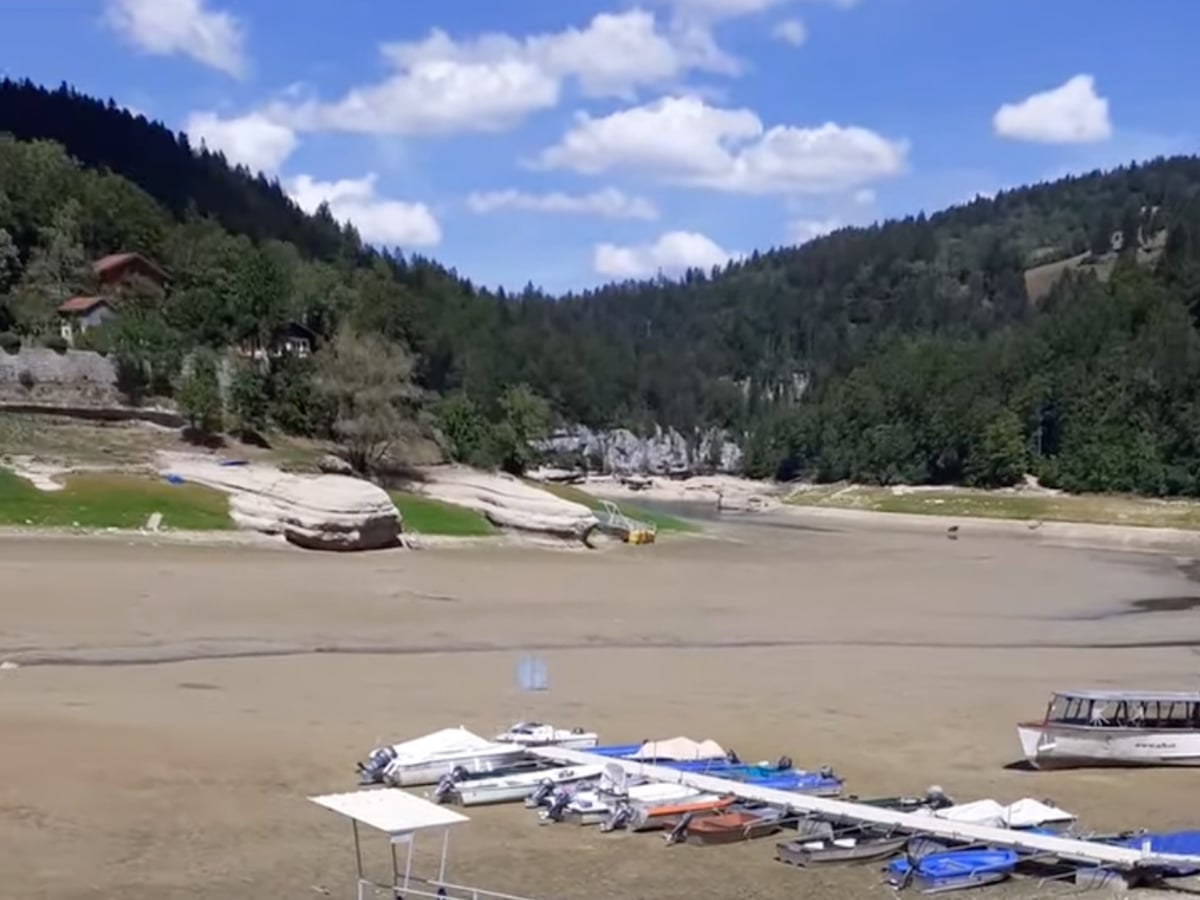 Drought dries up popular Instagram spot in Switzerland
