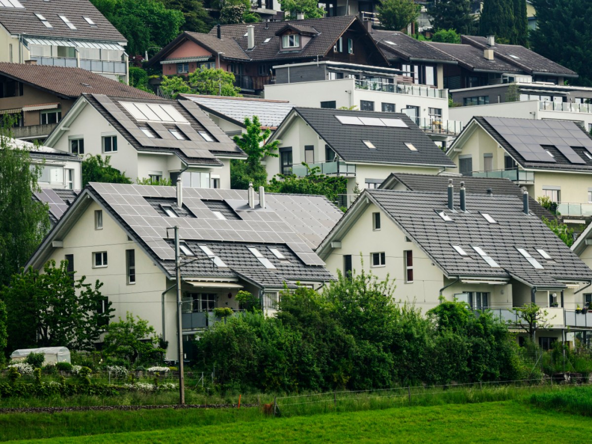 Zero interest rates drive up Swiss property prices