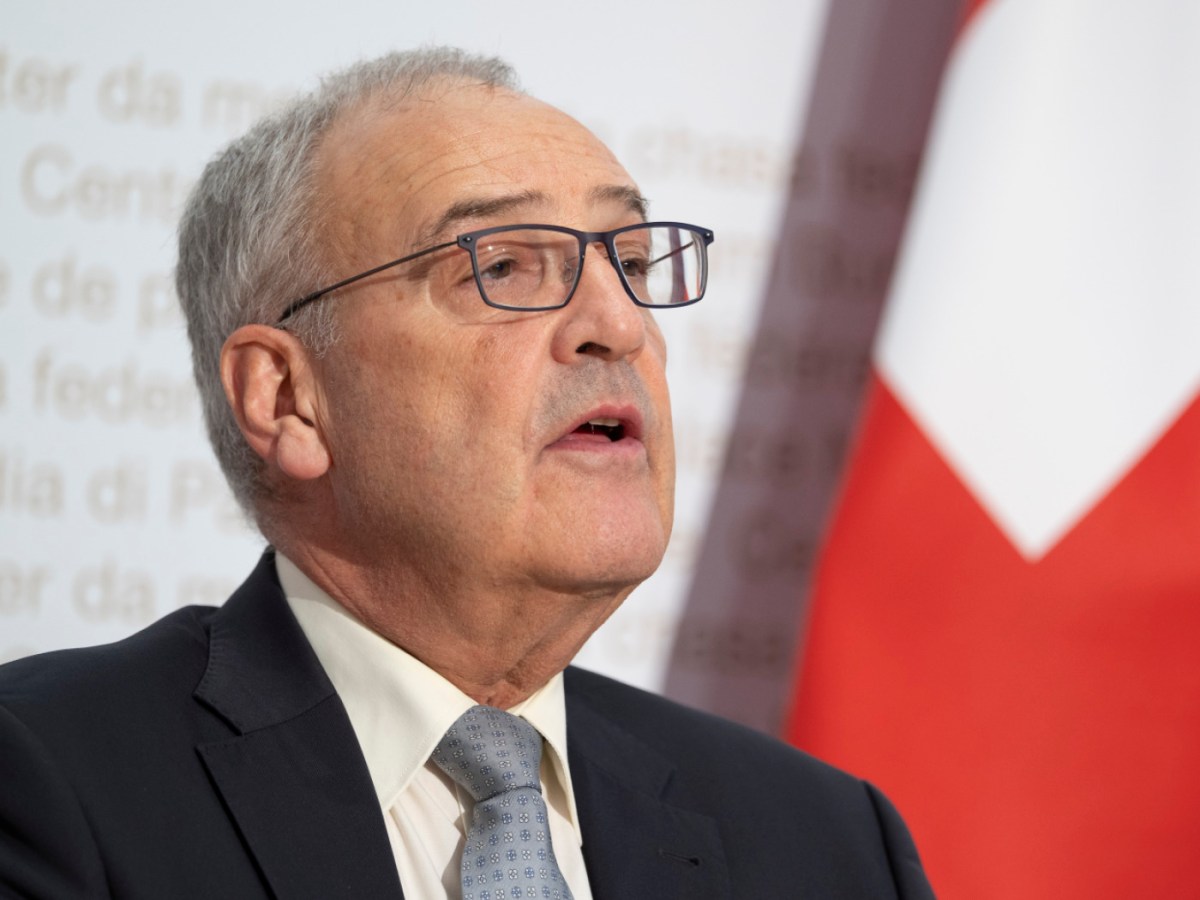 Parmelin defends government support for Swiss farmers amid drought