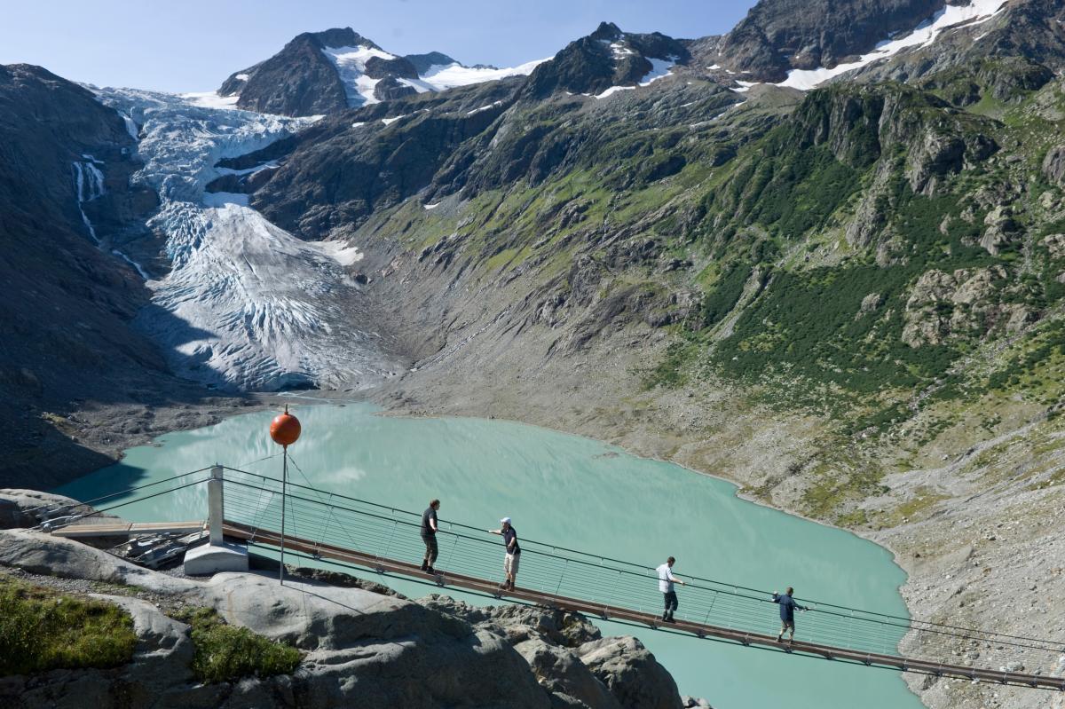 Bodies of hikers who disappeared 3 decades ago in the Swiss Alps discovered after glacier melts