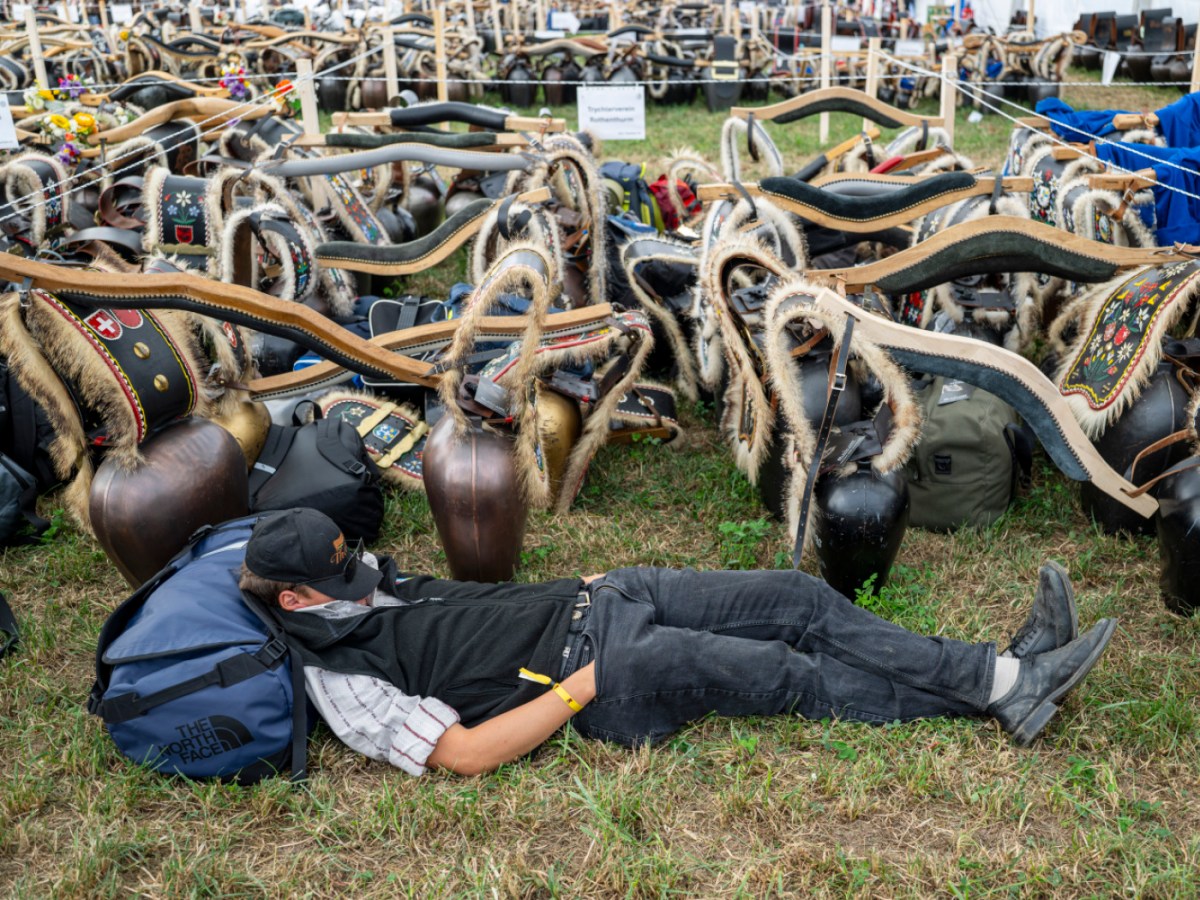 Some 3,000 gather for Swiss cowbell ringing festival