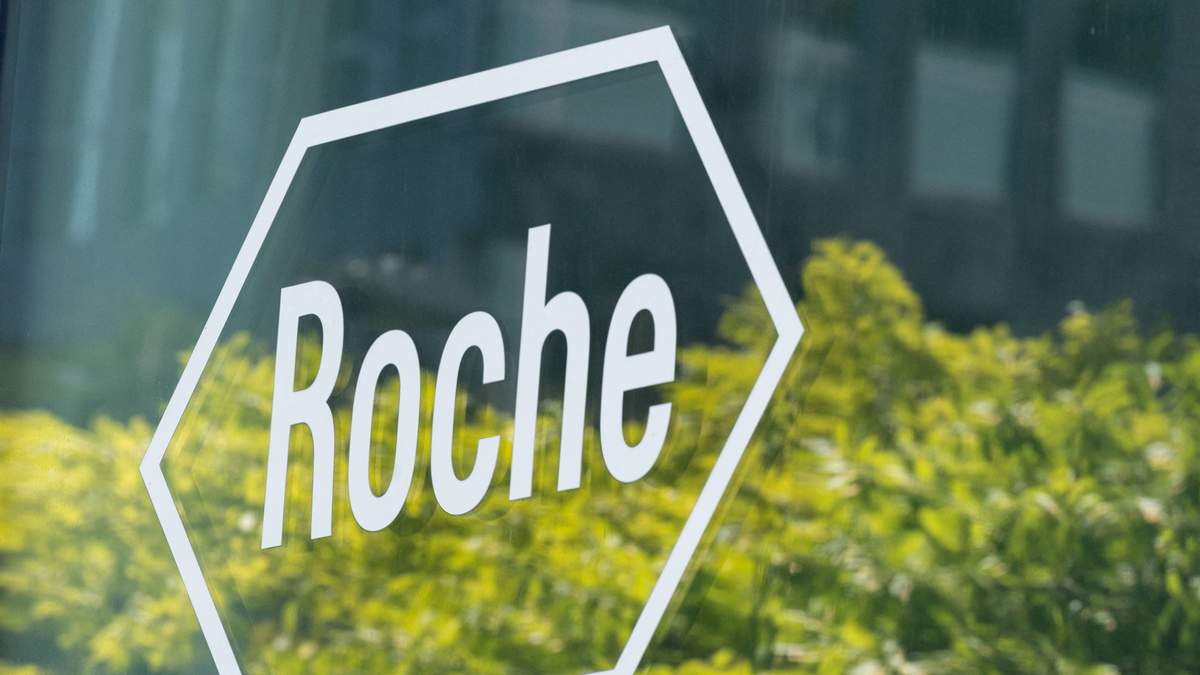 FDA Clears Alzheimer's Blood Test From Roche And Eli Lilly