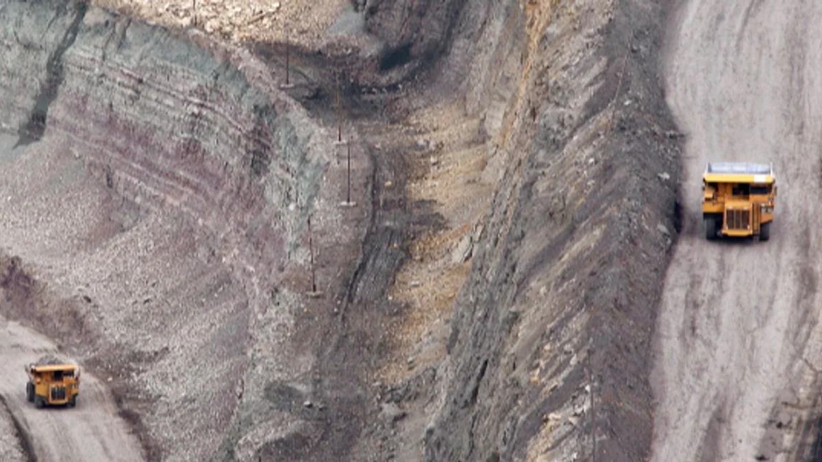 Glencore unveils $1.5bn payout and Australian listing plans as earnings soar