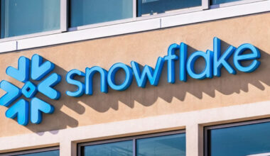 Snowflake's AI-driven data momentum justifies Buy rating: UBS