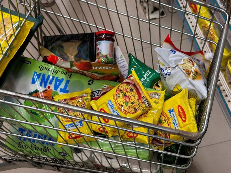 Explainer-Raids, shutdowns, warning labels - India’s unprecedented food safety push