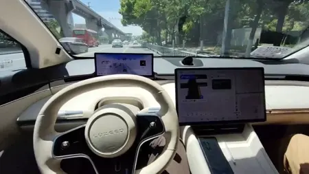 Autonomie v čínském chaosu: Vyzkoušeli jsme samořídící auto Huawei v běžném provozu