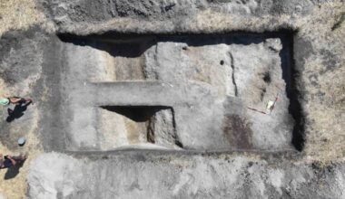 Archeologové zkoumají svatyni na Nymbursku, je starší než Stonehenge