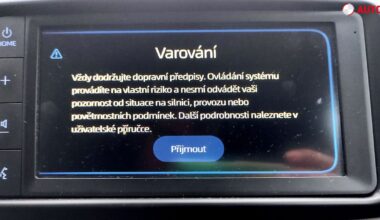 Infotainment a snížená pozornost řidiče: Je to tak horké, jak se říká?