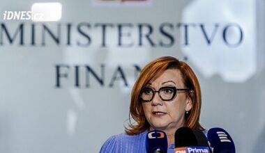 Schillerová po jednání s ministry: Schodek rozpočtu bude příští rok pod 400 miliard - iDNES.cz