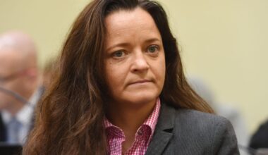 Welche Verbindung hatte Beate Zschäpe zu den Behörden?