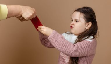 „Stellen ja auch nicht Wodka ins Kinderzimmer“: Philologen für strenge Handy-Verbote