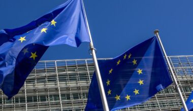 EU plant offenbar Zölle auf Markenklamotten und Soja aus den USA: „Kanonen sind geladen“