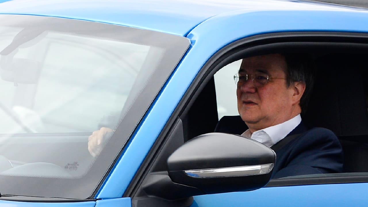 Er will Merz’ Außenminister werden: Hat sich Laschet ins AUS gerast? | Politik