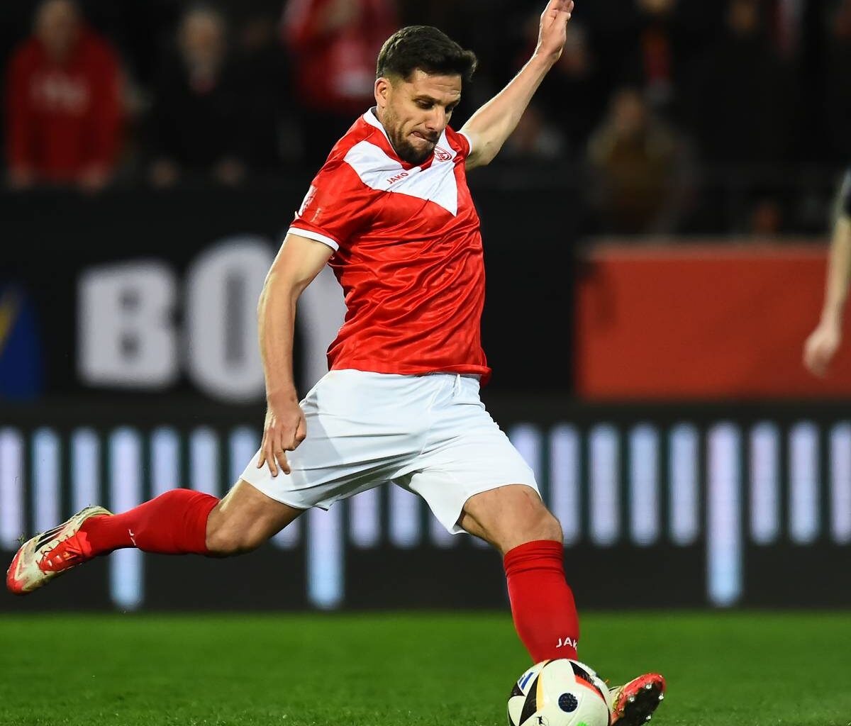 Rot-Weiss Essen gewinnt spät gegen Rostock