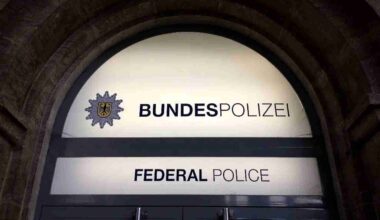 Schild mit der Aufschrift Bundespolizei Leipzig