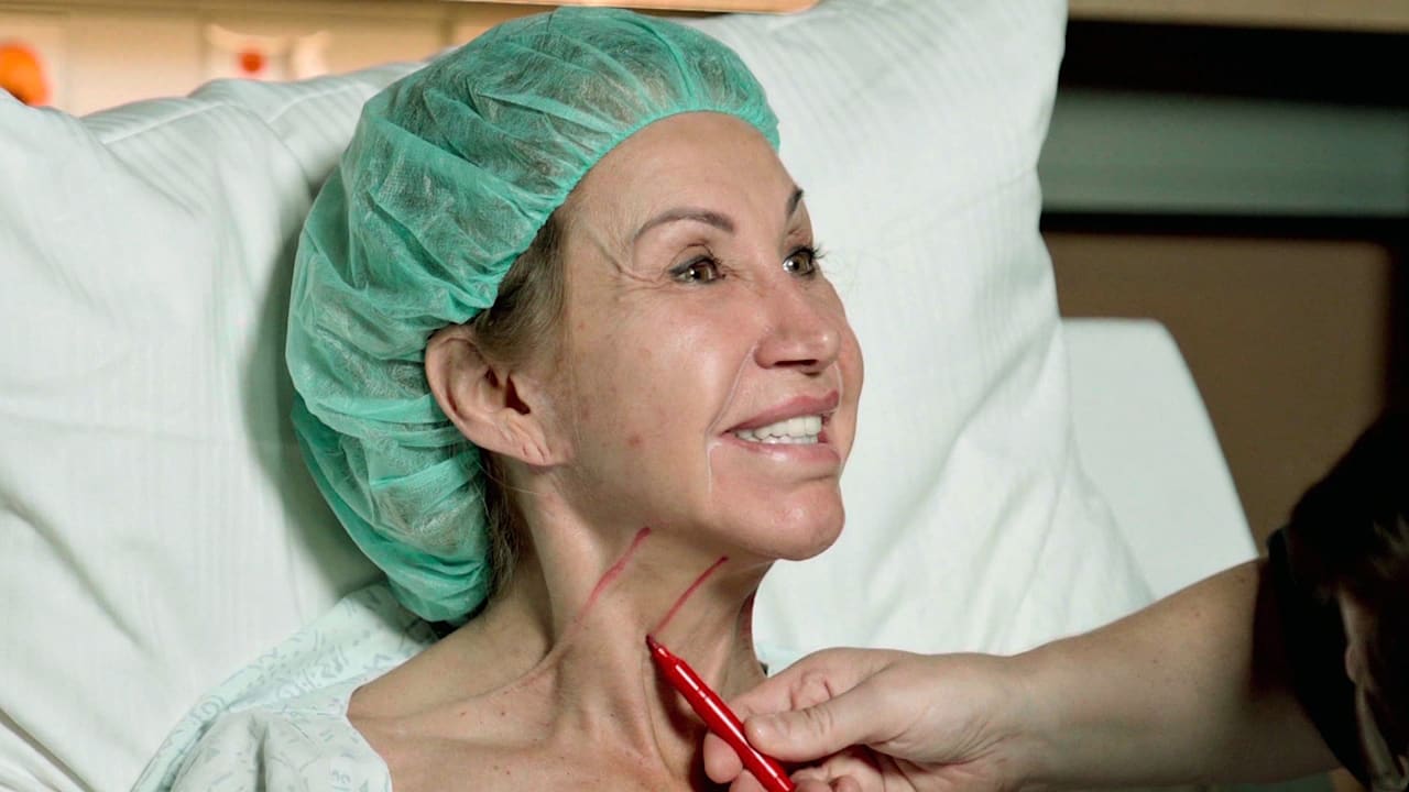 TV-Millionärin Carmen Geiss: 8 Stunden Gesichts-OP! 3 Chirurgen im Einsatz! | Unterhaltung