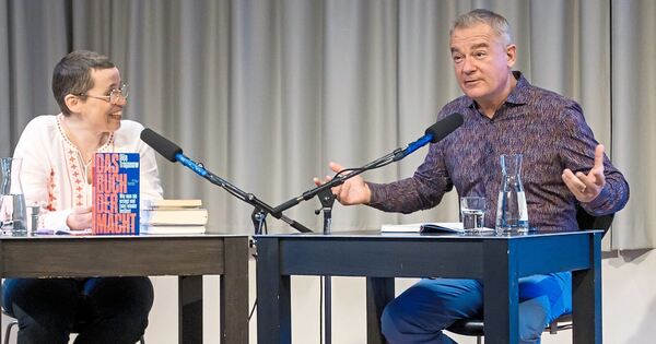 Ilija Trojanows „Das Buch der Macht“: Aromatisierte Erdnüsschen zum Weltuntergang