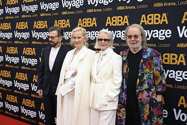 Großes Wiedersehen 2022 in London nach fast 40 Jahren (v. l.): Björn, Agnetha, Frida und Benny bei der Weltpremiere des Hologramm-Konzerts.