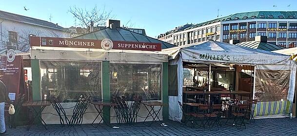 Plötzlich erweitert: Die Münchner Suppenküche (l.) hat sich vergrößert und serviert ihre beliebten Suppen nun auch nebenan bei "Müller's frisch gepresste Säfte".
