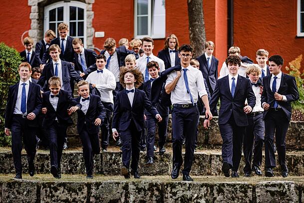 Der Windsbacher Knabenchor bestreitet zusammen mit dem Freiburger Barockorchester das Eröffnungskonzert am 2. November in der Isarphilharmonie.