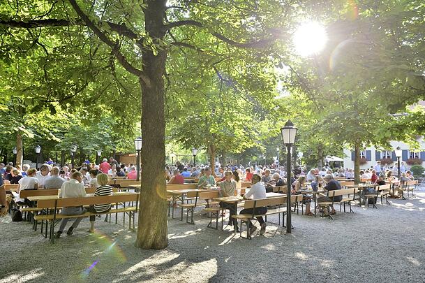 Der Aumeister-Biergarten.