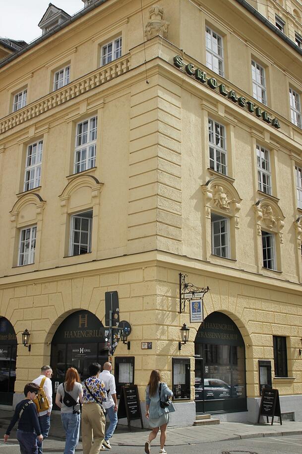 Der Haxengrill in der Sparkassenstraße.
